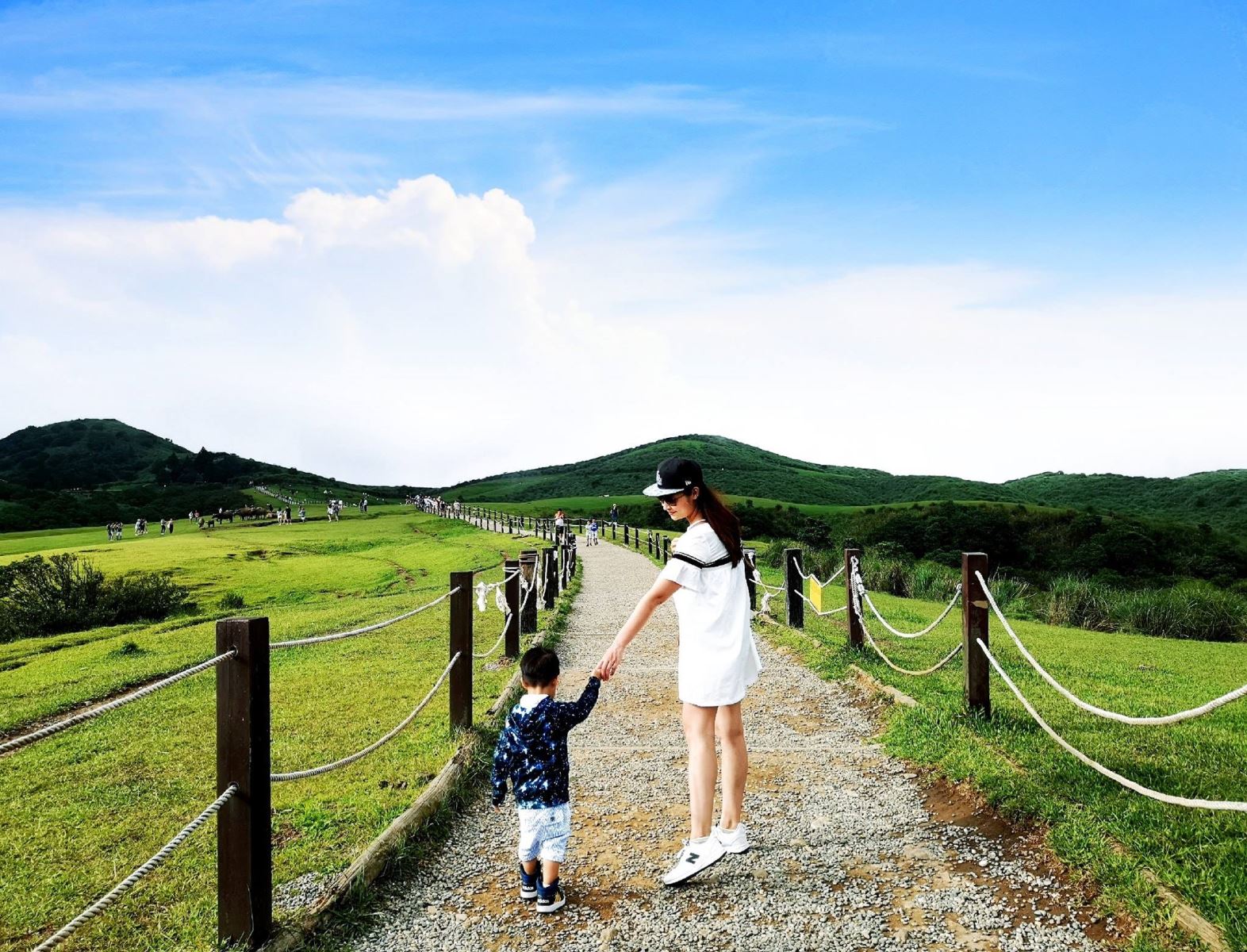 Núi Dương Minh Sơn là nơi rất thích hợp để đi dã ngoại cùng gia đình và bạn bè
